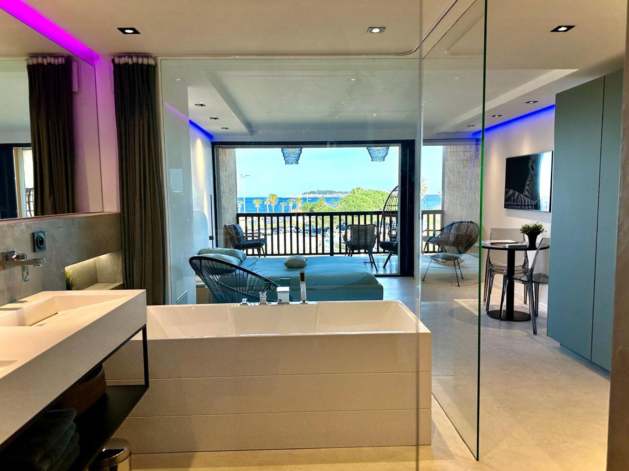 Appartement Neuf Climatise - Vue Mer Saint-Tropez - 50M Plage Et Port - Piscine Гассен Экстерьер фото